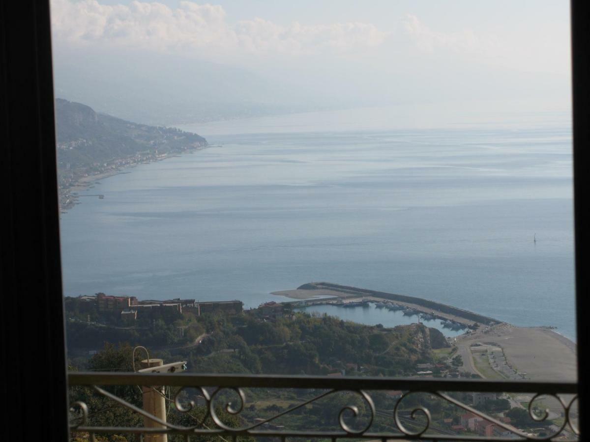 Azienda Agrituristica Le Terre Di San Leonardo Четраро Экстерьер фото