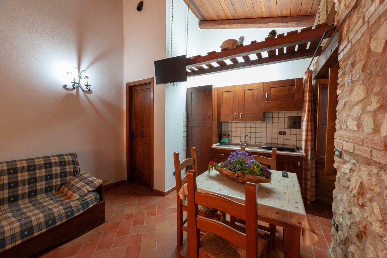 Azienda Agrituristica Le Terre Di San Leonardo Четраро Экстерьер фото