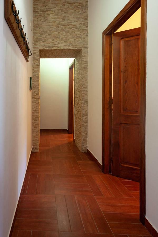 Azienda Agrituristica Le Terre Di San Leonardo Четраро Экстерьер фото