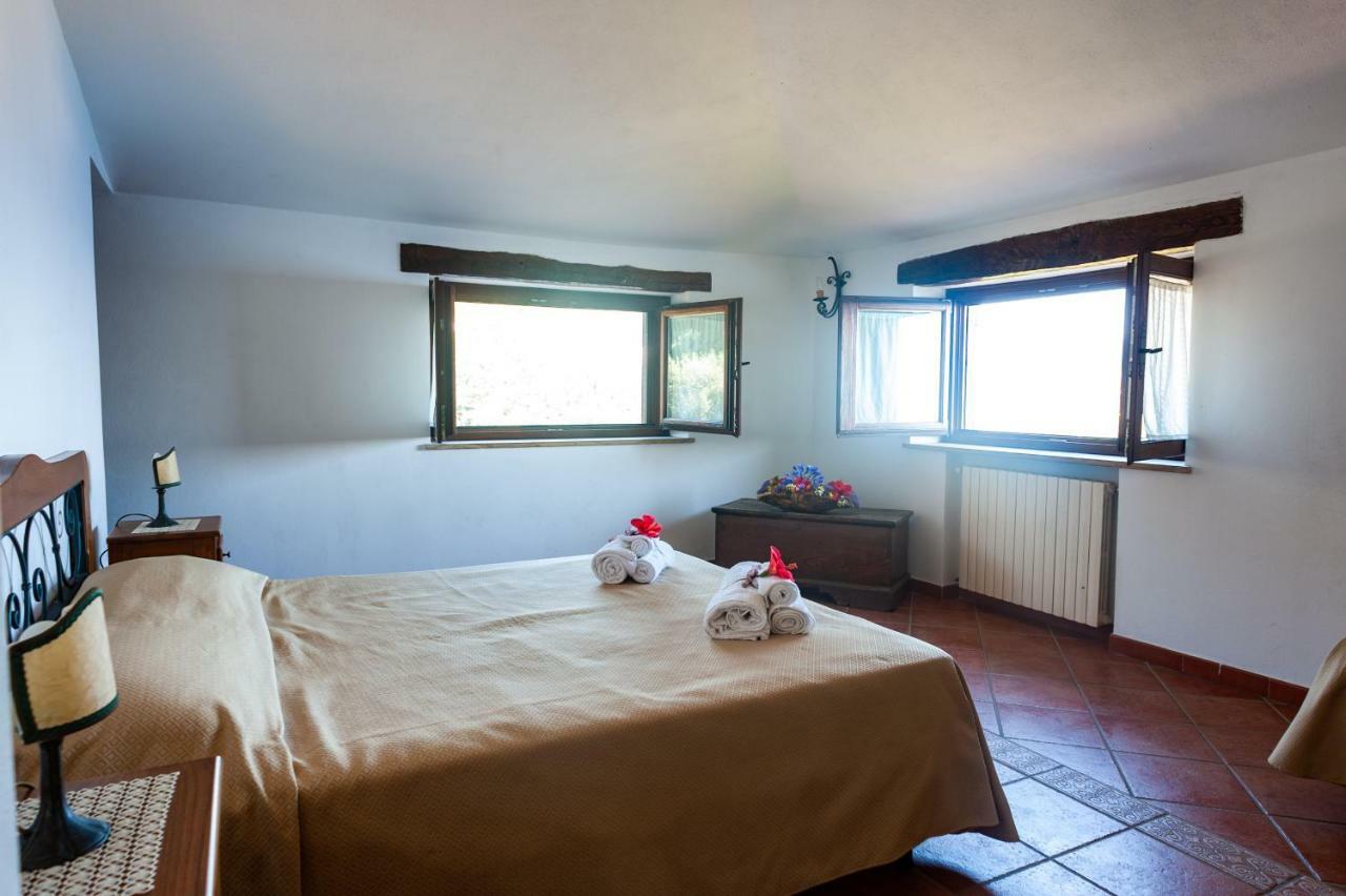 Azienda Agrituristica Le Terre Di San Leonardo Четраро Экстерьер фото