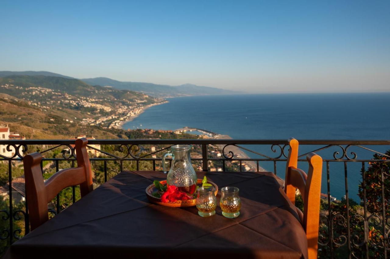 Azienda Agrituristica Le Terre Di San Leonardo Четраро Экстерьер фото