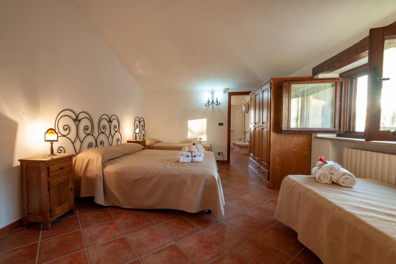 Azienda Agrituristica Le Terre Di San Leonardo Четраро Экстерьер фото